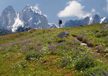 Kafkas Dağları, yemek çubukları ile seyahat