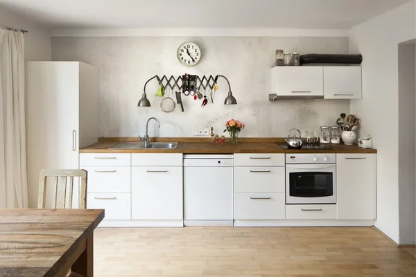 Nueva cocina en un estilo industrial retro muy moderno — Foto de Stock