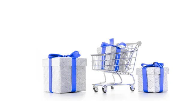 Caja Regalo Cinta Azul Carro Carro Para Supermercado Con Navidad — Foto de Stock