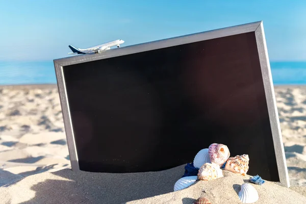 Summer Holiday Poster Globe Seashell Airplane Starfish Black Desk Sea — Stock Photo, Image
