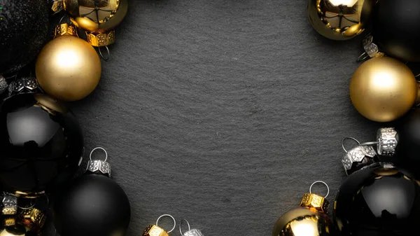Στεφάνι Χριστουγέννων Χρυσό Στολίδια Χριστούγεννα Διακόσμηση Μαύρο Υφή Φόντο Χώρο — Φωτογραφία Αρχείου