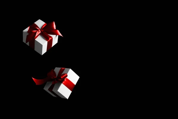 Boże Narodzenie Online Białe Pudełko Czerwoną Wstążką Izolowane Czarnym Tle — Zdjęcie stockowe