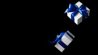 Çevrimiçi Noel. Siyah arka planda mavi kurdeleli beyaz hediye kutusu Kara Cuma konseptinde. Metnin için dekorasyon ve kopyalama alanı