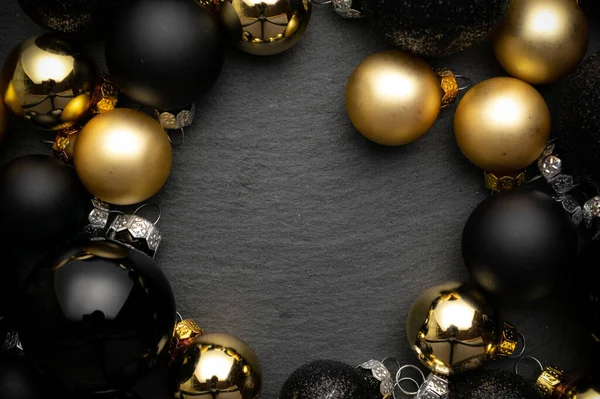 Χειμωνιάτικο Φόντο Χρυσό Στολίδια Χριστούγεννα Διακόσμηση Μαύρο Υφή Φόντο Χειμερινή — Φωτογραφία Αρχείου