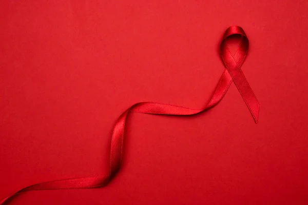 Dia Hiv Símbolo Fita Vermelha Dia Mundial Hiv Fundo Vermelho — Fotografia de Stock