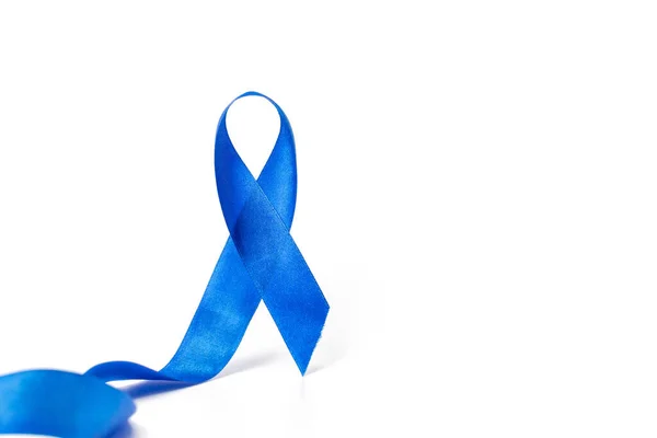 リボン癌 青い前立腺がんリボンを持つ11月の男性の健康の意識は白い背景に隔離されています 副腎皮質がんの概念 — ストック写真