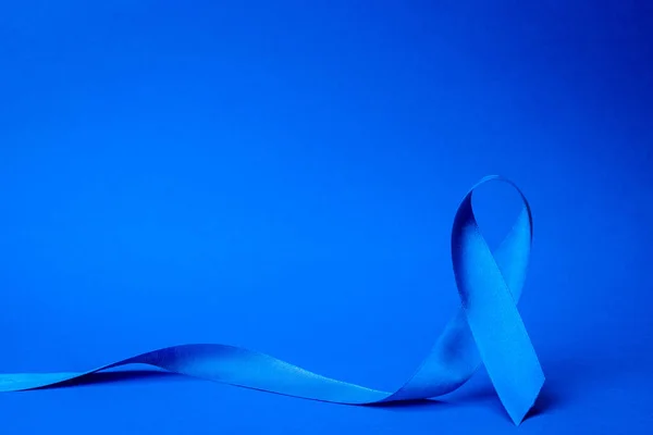 Niebieska Wstążka Prostaty Świadomość Zdrowia Mężczyzn Listopadzie Niebieską Wstążką Raka — Zdjęcie stockowe