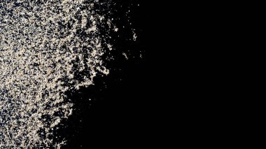 Sahilde toz yığını plaj dokusu. Çöl kumları siyaha izole edilmiş. Kopya alanı olan egzotik plaj