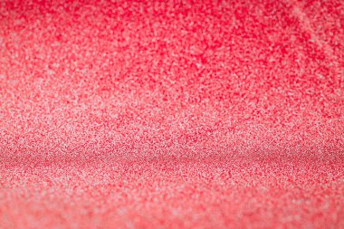 Soyut kırmızı arkaplan. Noel pırıltısı altın desenli, parlak parlak parlak bokeh desenli, xmas için parlak gümüş desenli. Yumuşak odak içinde cazibe etkisi