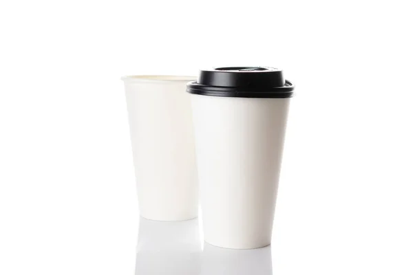 Taza Papel Blanco Para Café Caliente Con Tapa Negra Aislada — Foto de Stock