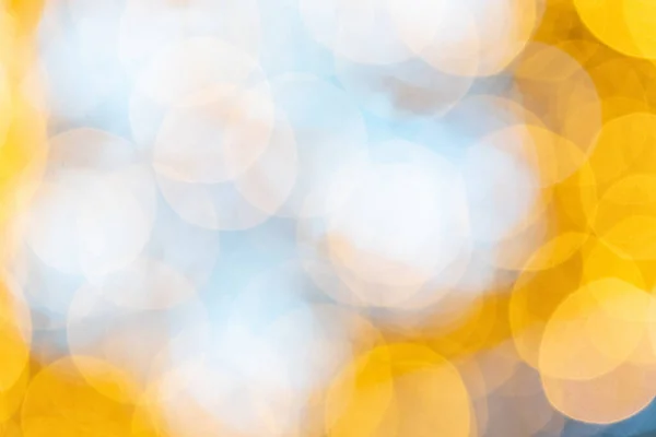 黄金のボケのライト 要約キラキラお祝いの背景をぼかす クリスマスと新年の休日の背景 — ストック写真