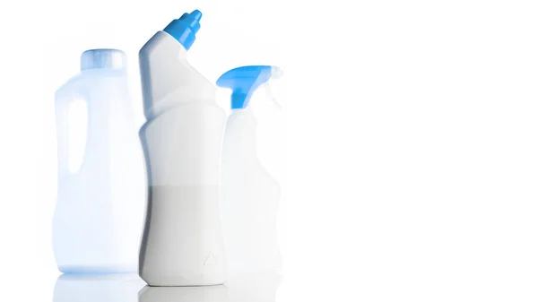 Botella Plástico Conjunto Tapa Blanco Champú Agua Transparente Aislado Blanco — Foto de Stock