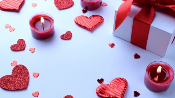 Sevgililer Günü Kompozisyonu Kırmızı Aşk Kalpleri Romantik Hediye Kutusu Beyaz — Stok video