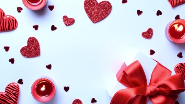 Валентинів День Романтичний Подарунок Ящик Червоні Любовні Свічки Білому Фоні — стокове відео