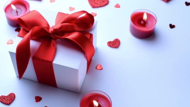 San Valentín Corazones Rojos Amor Caja Regalo Romántica Vela Sobre — Vídeos de Stock