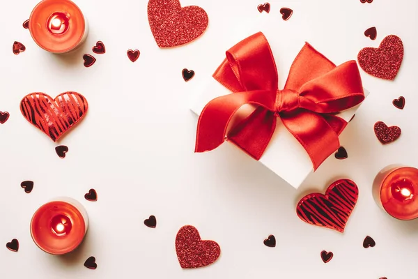 Szczęśliwych Dni Czerwone Serca Miłości Romantyczne Pudełko Prezenty Walentynki Świeca — Zdjęcie stockowe