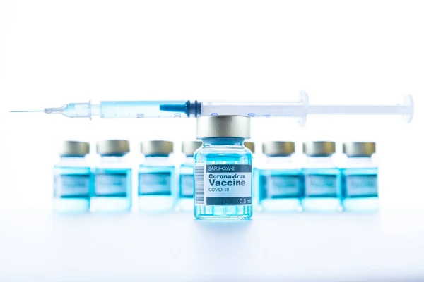 Φιάλη Εμβολιασμού Ιατρική Σύριγγα Βελόνα Για Την Προστασία Του Ιού — Φωτογραφία Αρχείου