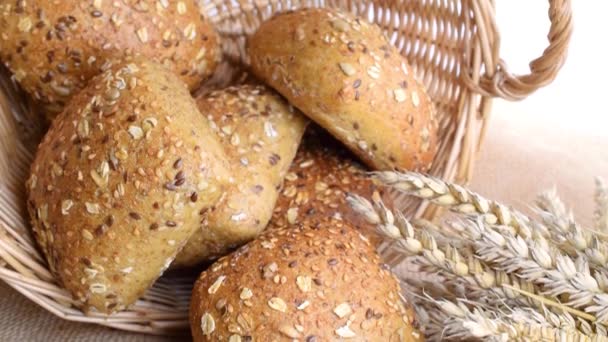 Σπιτικό Ψωμί Ψωμί Σίκαλης Τραγανά Καρβέλια Και Ψίχουλα Φρέσκο Χωριάτικο — Αρχείο Βίντεο