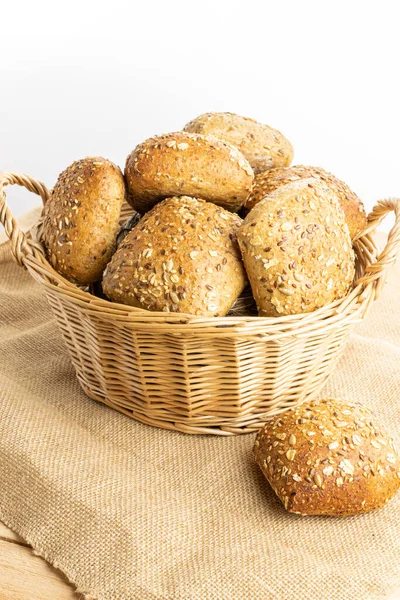 Skär Bröd Färsk Limpa Rustikt Traditionellt Bröd Med Vetekorn Öra — Stockfoto