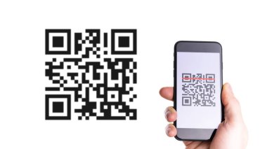 QR kodunu öde. Ödeme için cep telefonu ekranı, online ödeme, dijital akıllı telefonda qr kod tarayıcı ile barkod taraması. İş ve teknoloji kavramı