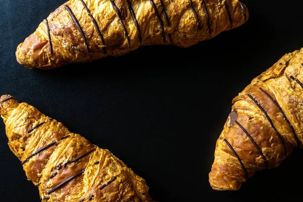 Croissant Schokolade Frisch Gebackenes Brot Oder Französische Croissants Mit Marmelade — Stockfoto