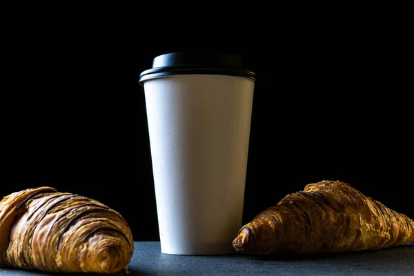 Croissant Textur Französisches Frühstückscroissants Frisches Gebäckbrot Mit Papierkaffeebecher Der Bäckerei — Stockfoto