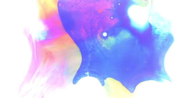 Pola warna air. Tekstur warna cat air abstrak atau pewarnaan tinta percikan untuk desain yang diisolasi pada latar belakang warna air. Efek warna-warni art wallpaper grunge. — Stok Video
