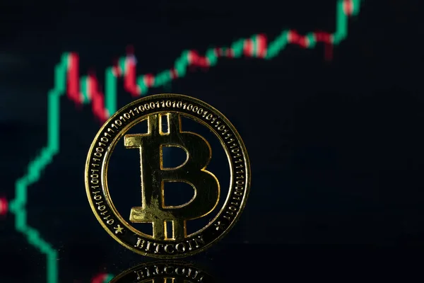 Χρηματιστήριο Bitcoin Χρυσό Crypto Νόμισμα Btc Bitcoin Στο Γράφημα Φόντο — Φωτογραφία Αρχείου