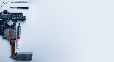 Bilgisayar teknolojisi. Elektronik donanım onarımı, bilgisayar servisi ve teknisyen mühendisten bakım. Dijital çip ekipmanı desteği