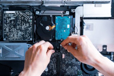 Bilgisayar makro mühendislik servisi. Elektronik donanım onarımı tamamlandı. İnsandan teknoloji bakım bilgisayarı