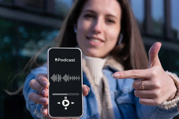 Aplicación Podcast Podcast Audio Aplicación Pantalla Teléfono Inteligente Móvil Mano —  Fotos de Stock