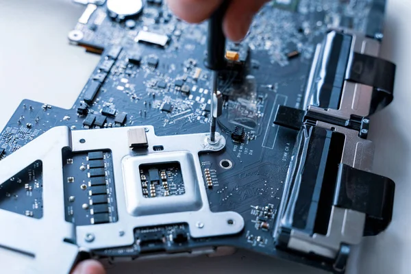 Technologie Onderhoud Hardware Van Mens Ingenieur Reparatie Computers Elektronische Technicus — Stockfoto