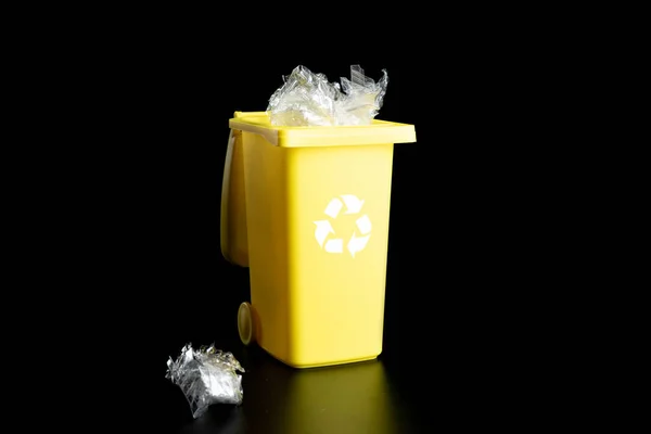 Перероблений Пластик Бін Контейнер Утилізації Сміття Відходів Збереження Навколишнього Середовища — стокове фото