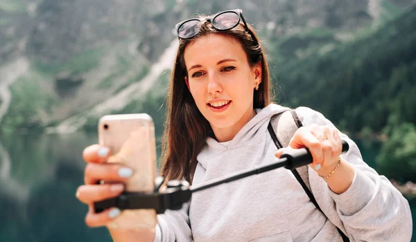 Blogger Girl Young Female Travel Photographer Smartphone Summer Mountain Rock — Stock Photo, Image