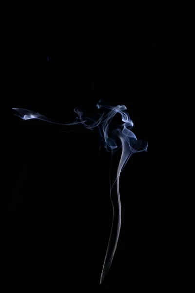 煙が熱い ぼかし蒸気霧雲 黒の背景に隔離された白い自然蒸気煙効果 蒸気タバコ ドライアイスのオーバーレイ — ストック写真