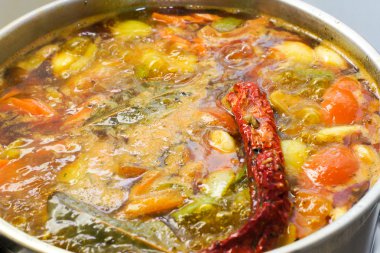 Güveç Baked fasulye patates ile