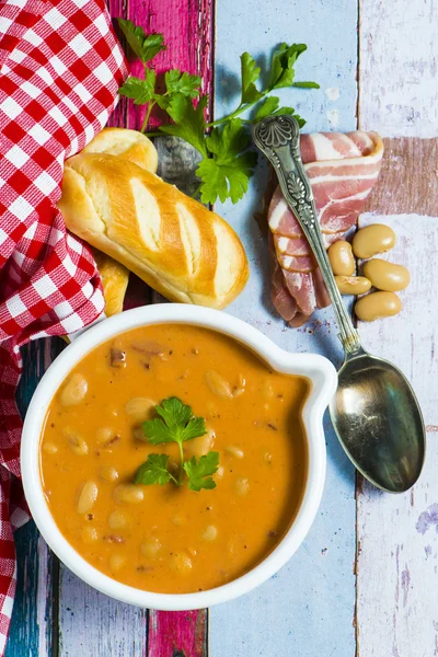 Cozinha Tradicional Polonesa Feijão Manteiga Com Tomate Bacon Manjerona Feijão — Fotografia de Stock