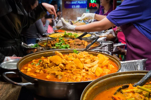 Oryantal yiyecek - Hint paket servisi olan restoran bir Londra'nın Market