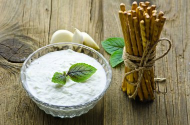 Sarımsak ekmek çıkartmaları