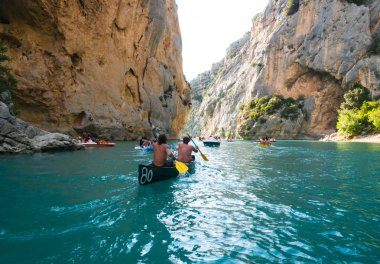 Verdon Grand, Fransa-Ağustos 02,2015: Güney-Doğu Fransa (Alpes-de-Haute-Provence), sık sık Avrupa nın olarak kabul edilir bir nehir kanyonun en güzel olduğunu.