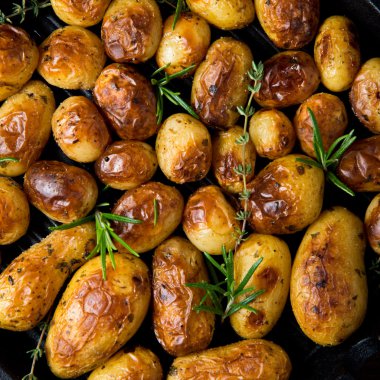 Yeni kavrulmuş patates