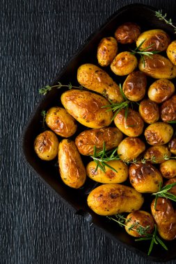 Yeni kavrulmuş patates