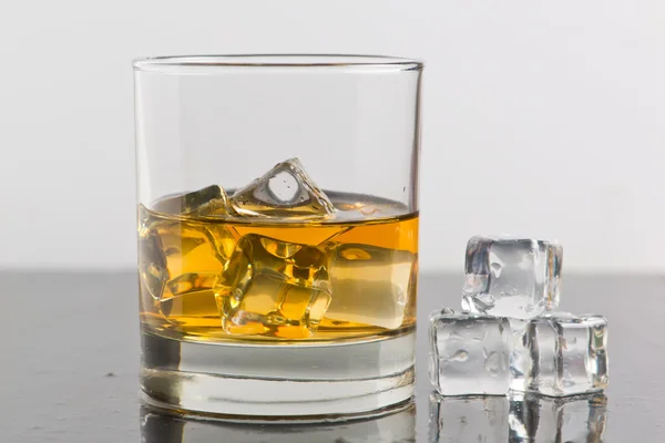 Whisky con ghiaccio — Foto Stock