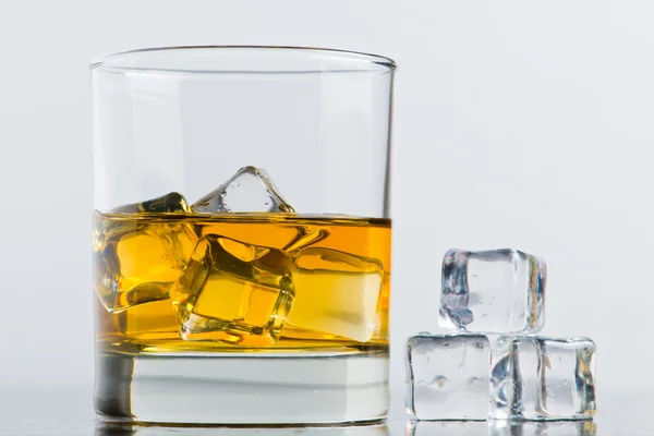 Whisky con ghiaccio — Foto Stock