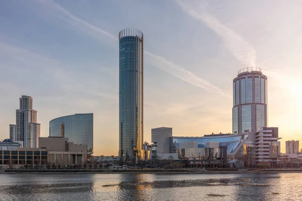 Coucher Soleil Début Printemps Sur Les Rives Étang Dans Centre — Photo