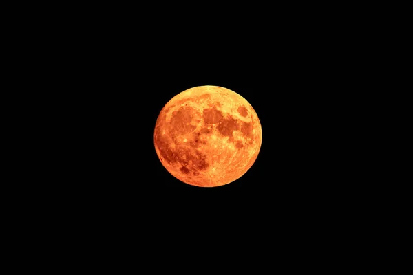 Bulan Berwarna Oranye Terang Dan Merah Bodoh Atas Laut Bulan — Stok Foto