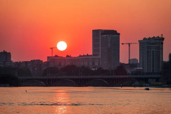 Sonnenuntergang Sommer Auf Einem Teich Zentrum Der Stadt Jekaterinburg Russland — Stockfoto