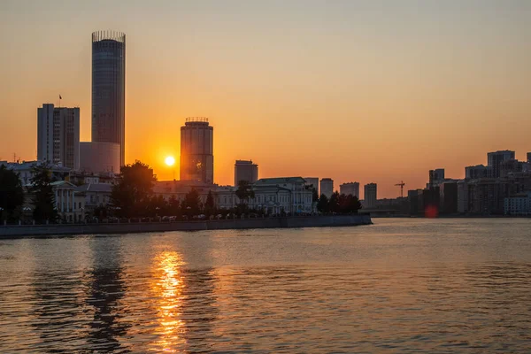 Coucher Soleil Été Sur Étang Centre Ville Ekaterinbourg Russie — Photo