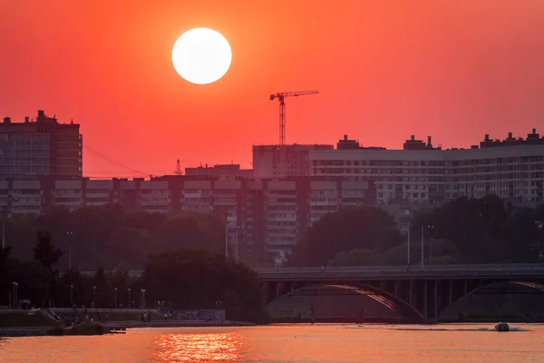 Sonnenuntergang Sommer Auf Einem Teich Zentrum Der Stadt Jekaterinburg Russland — Stockfoto