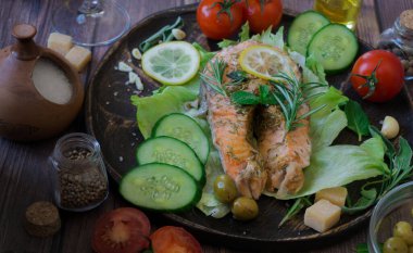 Sebzeli kırmızı balık bifteği.